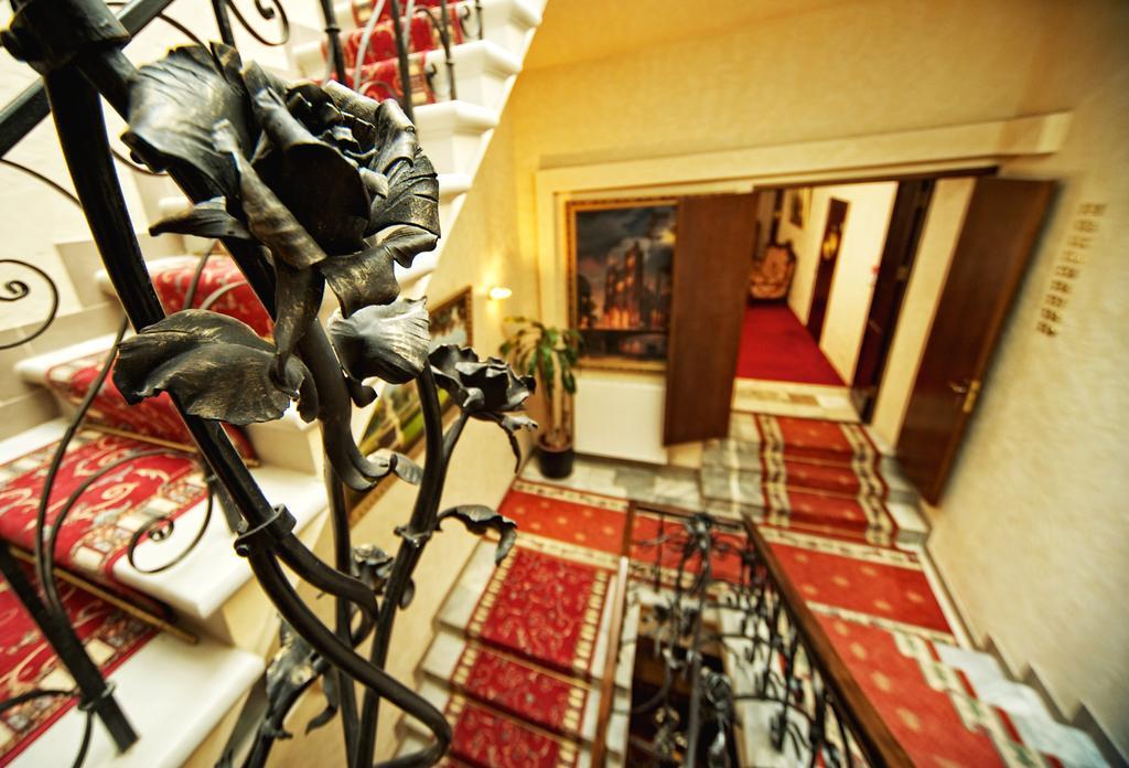 บูทิก โฮเต็ล มอนเต คริสโต Hotel รีกา ภายนอก รูปภาพ
